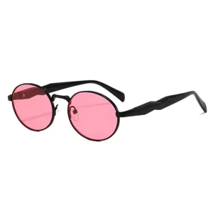 Gafas de sol redondas vintage de metal con lentes rosas y montura negra para unisex.