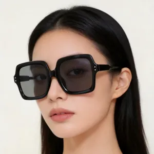 Women Fashion Oversized Square Sunglasses Korean Trendy Large Frame Sun Glasses UV Protection Vintage Travel Streetwear Eye Wear