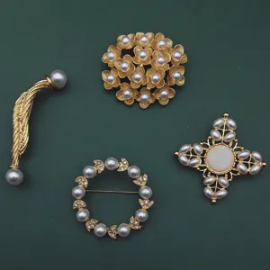 Vintage Legierung Perlen Strass Brosche Pin Literarisch Blumenkranz Kreuz Form Schmuck Zubehör Für Damen Herren Anzug Dekoration