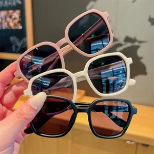Modische quadratische Kindersonnenbrillen in Rosa Beige und Schwarz mit UV-Schutz