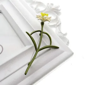 Elegant vintage green carnation brooch with white floral detail for women's fashion