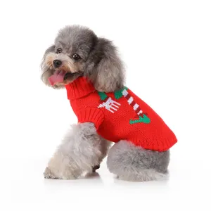 Joli pull en tricot rouge pour animal avec col roulé et motif de Noël pour l'hiver.