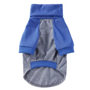 Blau-grauer Hundepullover mit Stehkragen und zwei Beinen, gemütliche Haustierkleidung Detail.