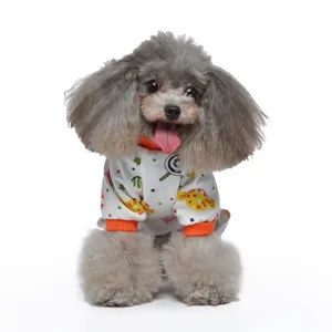 Niedlicher vierbeiniger Hundepyjama fur kleine Hunde aus weicher Baumwolle mit bunten Bonbonmustern.