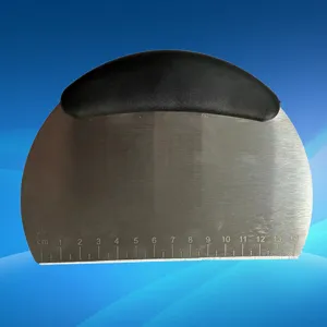 Raspador de masa de acero inoxidable con escala de medida para corte y repostería
