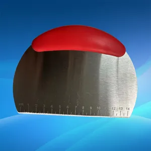 Raspador de masa profesional de acero inoxidable con escala de 14 cm y mango ergonómico rojo