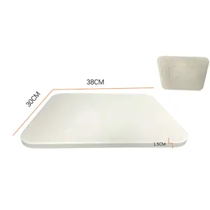 Vista dettagliata della pietra refrattaria per pizza quadrata, con superficie e dimensioni.