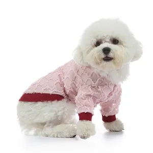 Elegante maglietta rosa traforata per cani con polsini bordeaux per estate calda