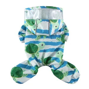 Imperméable pour chien à quatre pattes avec imprimé tortue mignon et bord transparent.