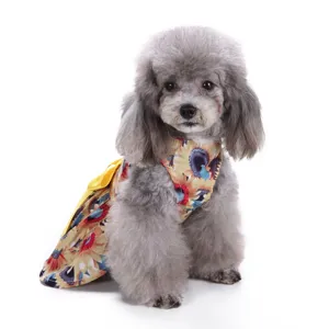 Süßes Hunde-Sommerkleid mit Sonnenblumenmuster Detailaufnahme, mit gelber Schleife für Haustiere.