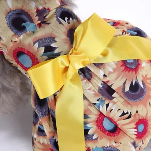 Sonnenblumen-Print Haustierkleid Detail mit gelber Schleife, bequeme Sommer Hundekleidung.