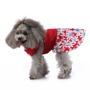 Vue détaillée de la jolie robe florale pour animaux, légère et respirante en été.