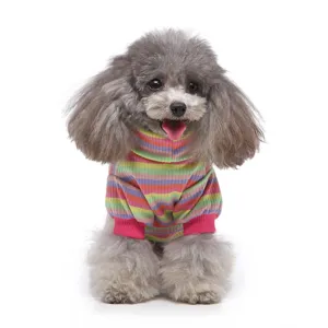 Bunter gestreifter Hunde-Rollkragenpullover, bequeme Haustierbekleidung für kleine Hunde.