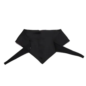 Zwarte huisdieren bandana met bandjes voor honden, stijlvolle sjaal voor feest en huwelijk.