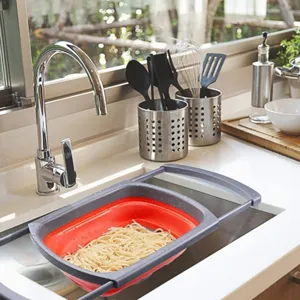 Collapsible over-the-sink colander with extendable handles for kitchen fruit and pasta
