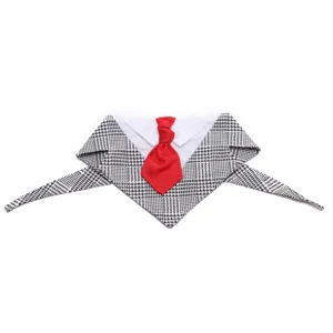 Klassieke hondenbandana met houndstooth motief en rode stropdas, stijlvolle pakstijl.