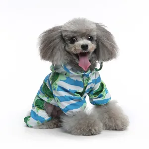 Imperméable pour animaux de compagnie avec un joli motif de tortue pour les petits chiens.