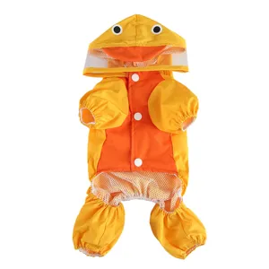 Joli imperméable pour chien à quatre pattes motif de canard avec bord transparent extérieur.