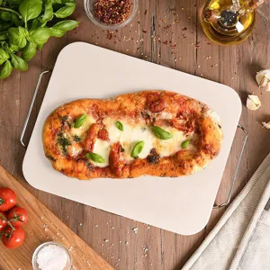 Rechthoekige cordieriet pizzasteen met metalen handgrepen voor krokante zelfgemaakte pizza's