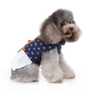 Confortable pull d'hiver pour chien au motif de renne, vêtement en tricot chaud et festif.