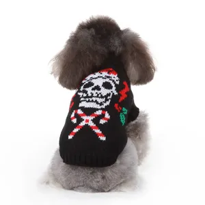 Pull pour chien hiver vetement chaud animal tricot avec motif tete de mort detail.