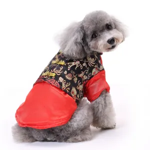 Feestelijke Chinese Tang-stijl hondenkleding van rode en zwarte zijde