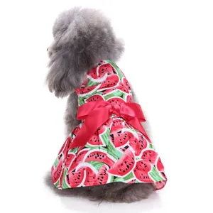 Süßes Wassermelonen-Muster Hundekleid mit roter Schleife Sommer Haustierbekleidung Detail