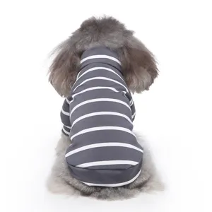 Grau-weiße gestreifte Haustier Hundekleidung, Rollkragen Pullover Frühlingshundepullover.
