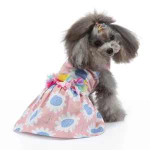 Jolie robe de chien à fleurs pour printemps été, vêtements de chiot fins respirants avec fleurs.
