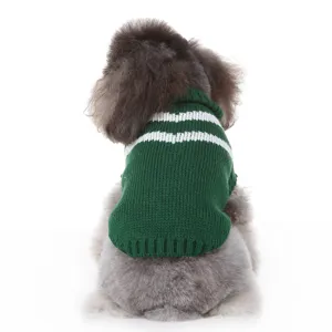 Pull vert confortable pour chien avec rayures blanches vêtement tricoté chaud pour animaux