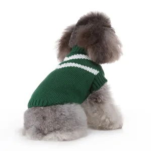 Pull tricoté pour chien vert à rayures blanches, col roulé vêtement d'hiver chaud détail.