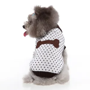 Pull tricoté confortable pour chien avec motif d'os, vêtement d'hiver chaud pour animaux de compagnie.