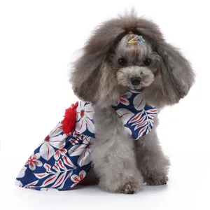 Vue détaillée de la robe florale mignonne pour animaux de compagnie, vêtements d'été respirants.