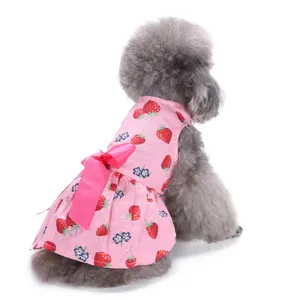 Süßes rosa Erdbeer Haustier Kleid für kleine Hunde Sommer Welpen Kleidung mit großer Schleife.