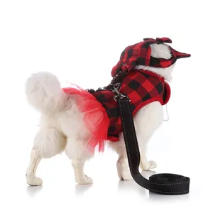 Set imbracatura per cani a quadri rossi e neri con gonna tutu, gilet principessa e guinzaglio.
