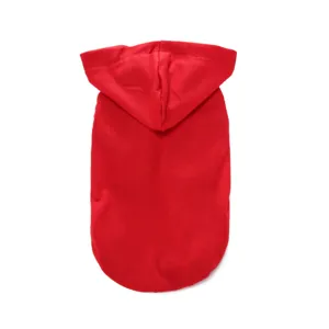 Gros plan détaillé d'un sweat à capuche rouge pour animal montrant la texture du tissu.