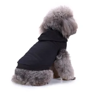 Gilet à capuche unicolore pour chien, vue détaillée, vêtement confortable pour petits chiens.