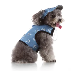 Set gilet imbracatura per cani in denim blu e cappellino abbinato con motivo ad ancora.