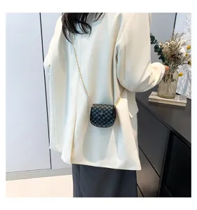 Mini bolso bandolera negro con cadena y estampado de monograma vintage