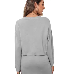 Conjunto de jersey de punto gris casual para mujer, con cuello en V holgado y falda a juego.