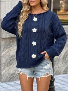 Jersey azul marino de punto con flores 3D hechas a mano y diseño de hombros descubiertos.