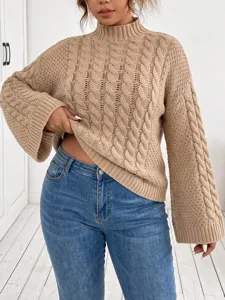 Gemütlicher Damen Stehkragen Zopfmuster Strickpullover mit schicken Trompetenärmeln in Khaki.