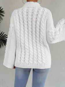 Damen weißer Zopfmuster Rollkragen Pullover Rückansicht, lässiger loser Strickpullover.