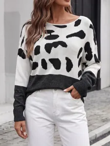 Maglione in maglia leopardata da donna con scollo a barchetta e spalle scese casual
