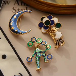 Creative Circus Clown Balloon Moon Brooch For Women Kids Enamel Alloy Rhinestone Cartoon Animal Lapel Pin Vintage Jewelry Gift