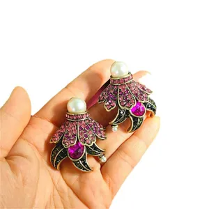 Elegante spilla vintage a forma di distintivo con strass rosa e perle per cappotti