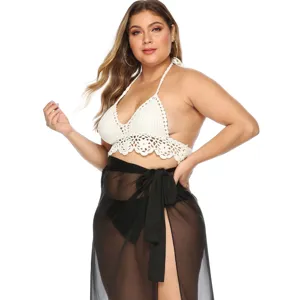 Häkel-Bikinioberteil in Übergröße mit schwarzem transparentem Strand-Pareo für Damen