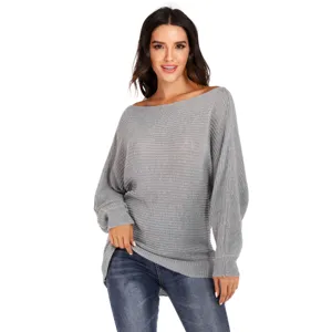 Maglione in maglia grigio con maniche a pipistrello e scollo a barca per donna, casual.