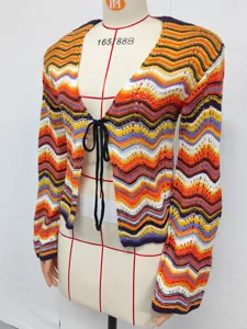 Cardigan de punto a rayas en zigzag colorido para mujer con lazo delantero, elegante.