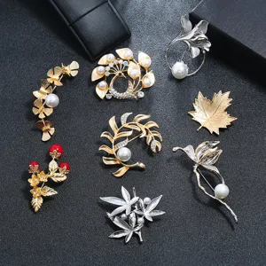 Vintage Matte Metal Flower Leaf Brooch For Women Zinc Alloy Artificial Pearl Rhinestone Plant Corsage Pin Elegant Jewelry Gift
